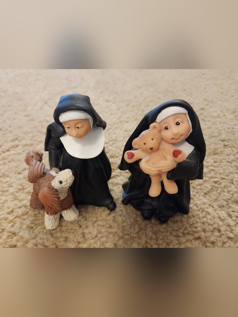 2007 Sister Folk Maureen Carlston Nun Resin Figurines Set Of 2 Hug One Another